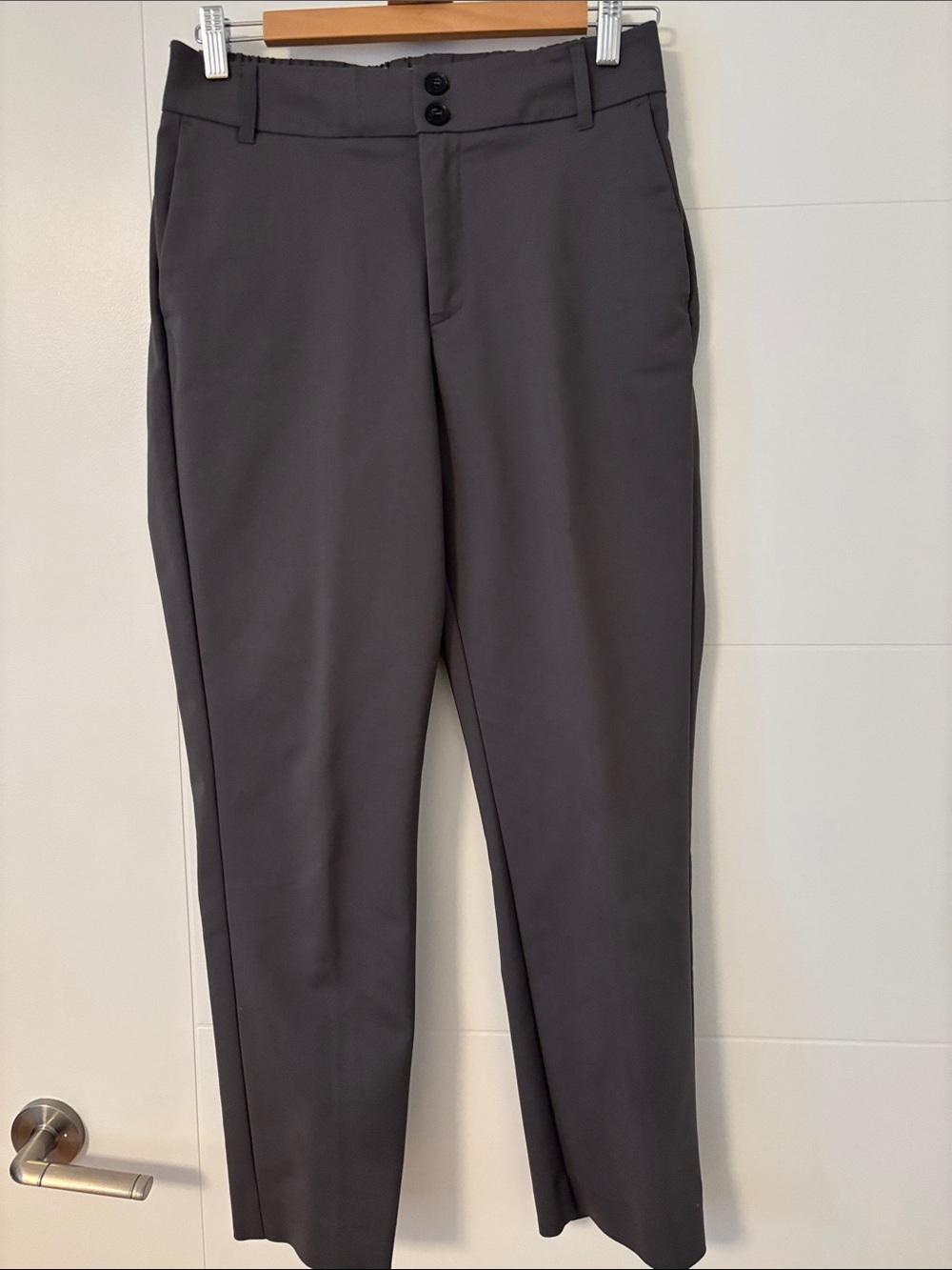 Women's Cropped Tailored Pants - Dark Gray